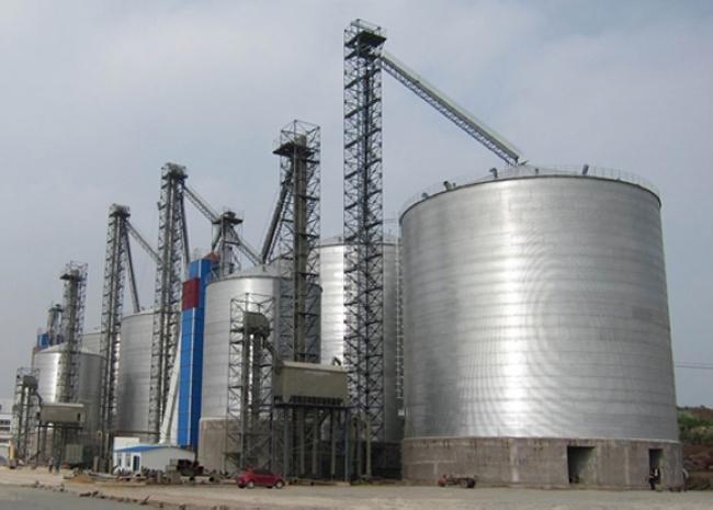 芷江大型钢板库构造参数及水泥储存质量